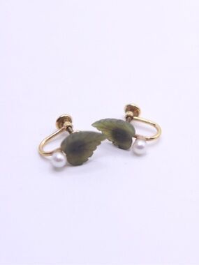 Van Dell 12kGF Jade Leaf and Pearl Screw-Back Earrings